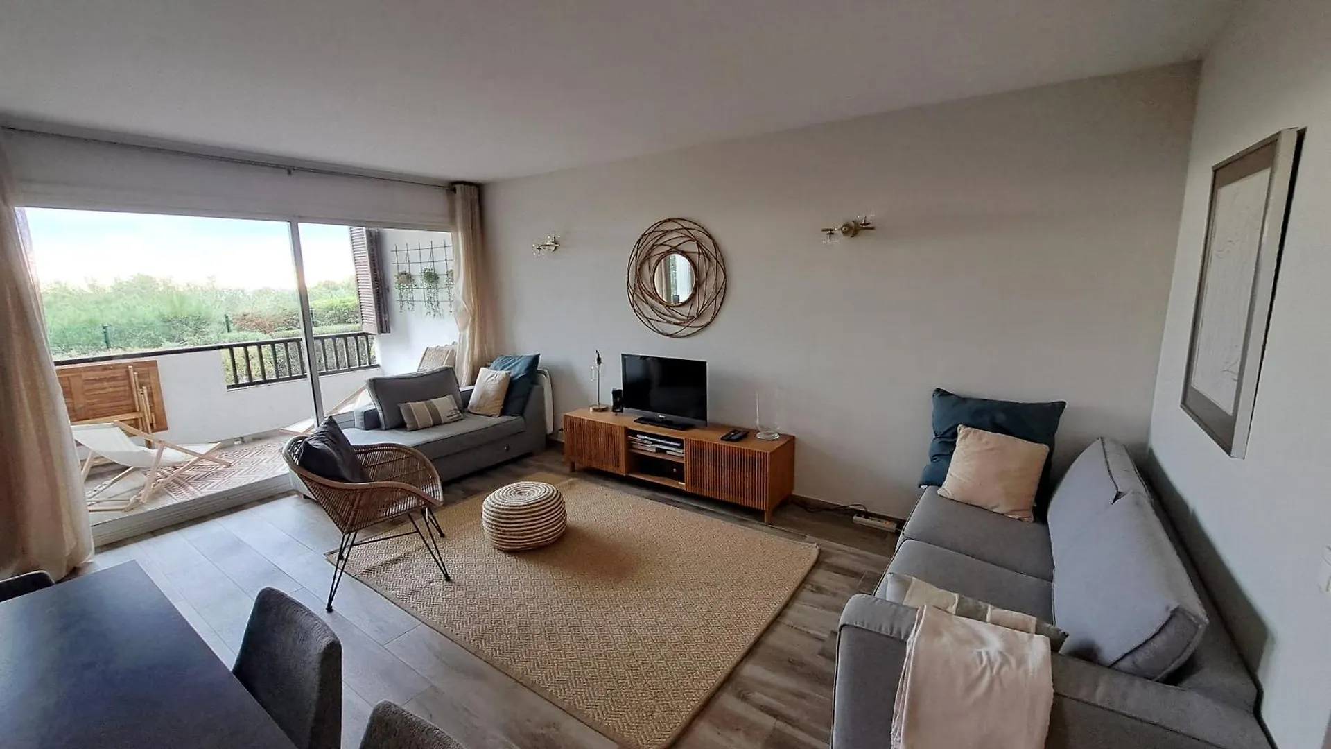 Superbe Appartement Piscine, Tennis, Vue Mer Et Decore Avec Gout Cassis