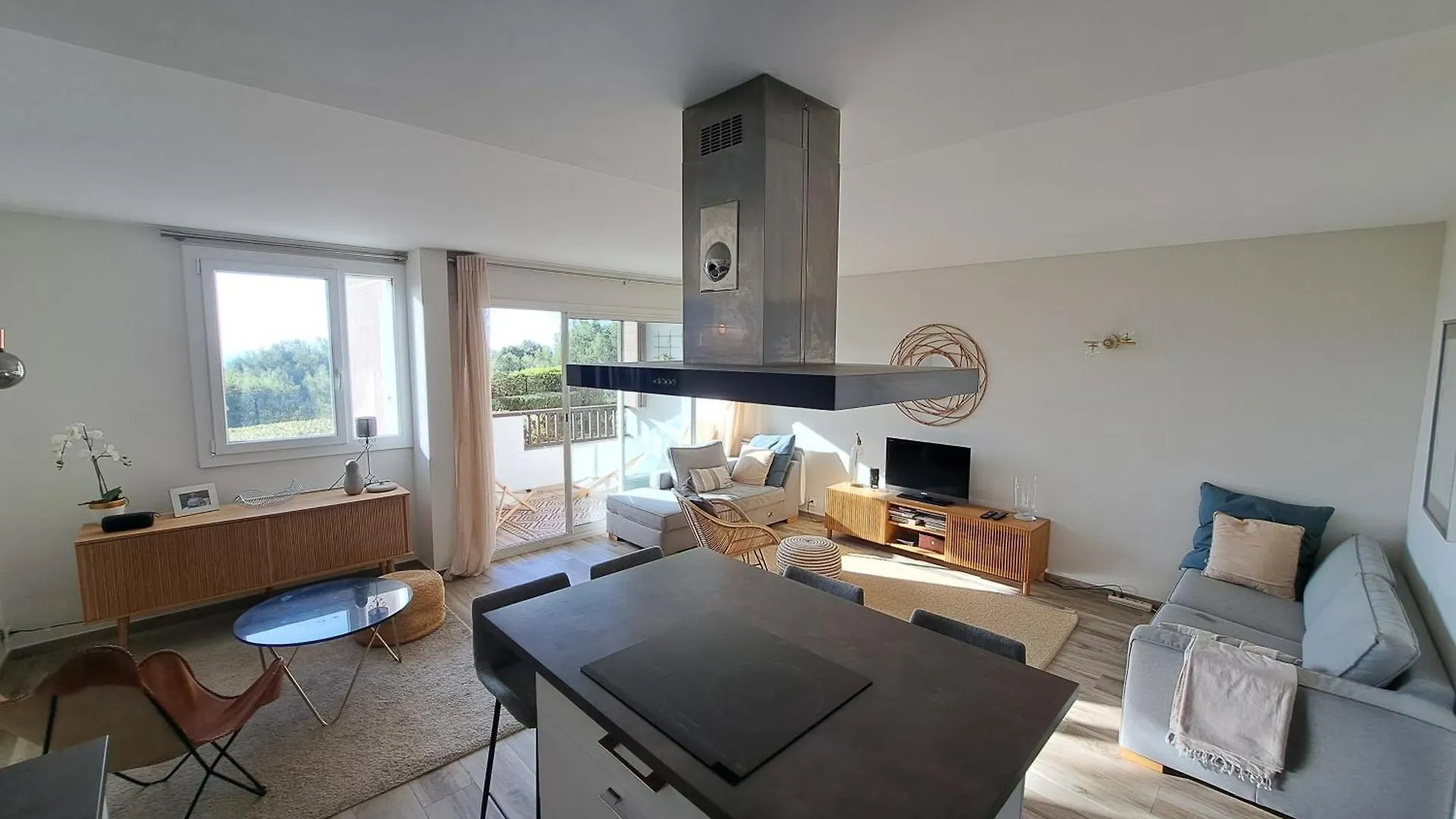 Superbe Appartement Piscine, Tennis, Vue Mer Et Decore Avec Gout Cassis