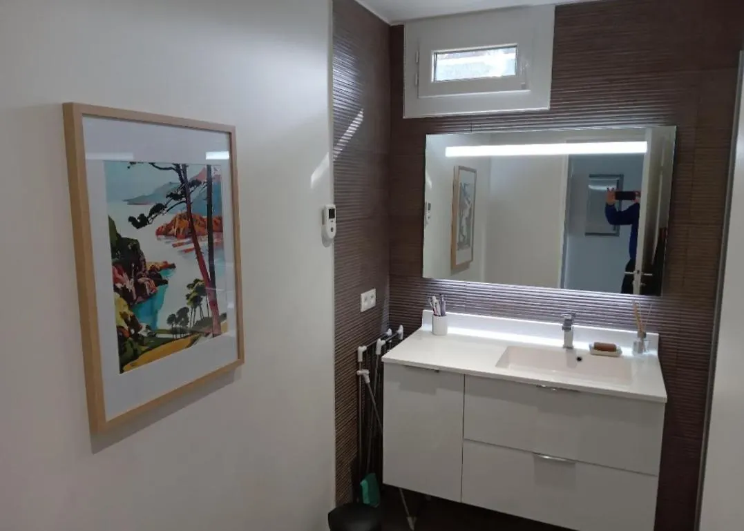 Superbe Appartement Piscine, Tennis, Vue Mer Et Decore Avec Gout Cassis 0*,  Frankrike